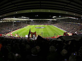 Manchester United fans critici...